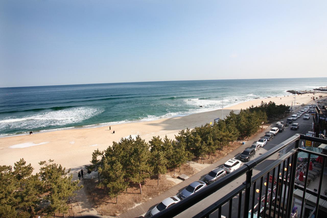 Hotel R Gangneung Exterior photo