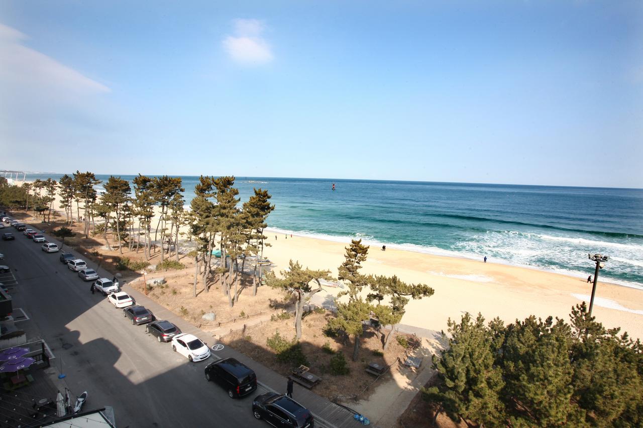 Hotel R Gangneung Exterior photo